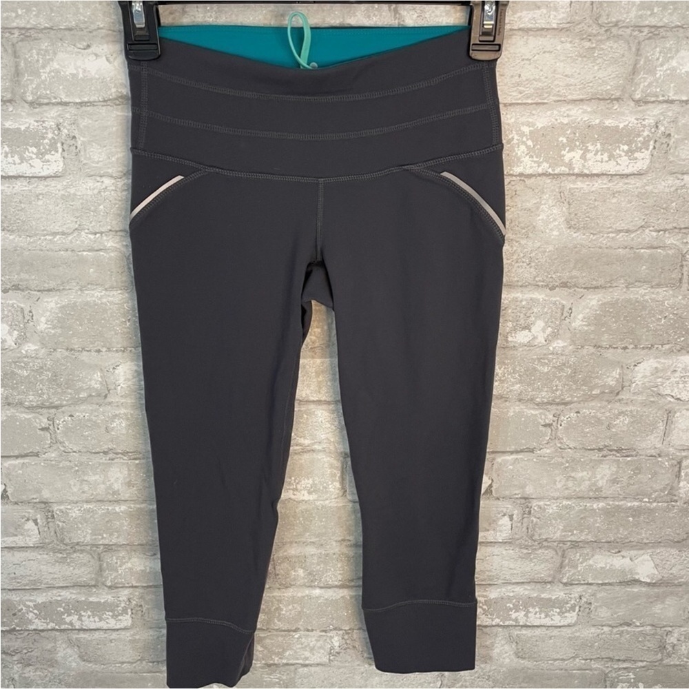 Athleta Relay Cropped Leggings